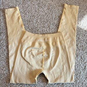 Alphalete Yellow  Leggings